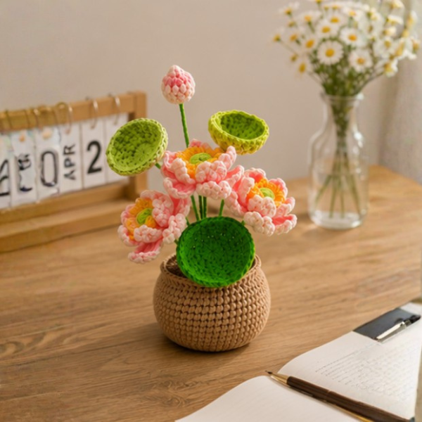 Handmade Crochet Blooming Lotus Pond Pot